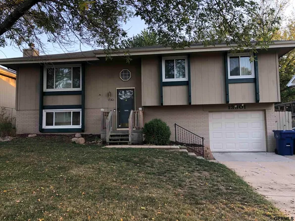 13301 Emiline St, Omaha, NE 68138