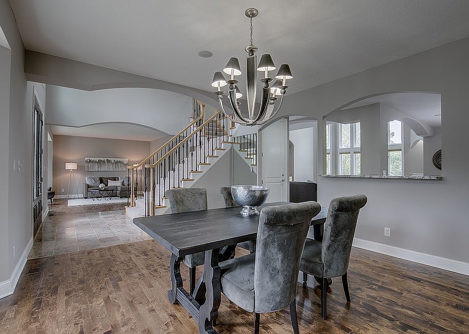 Formal Dining Room!!