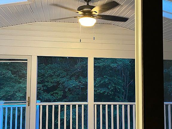 3rd image of 3325 Pickwick Ln