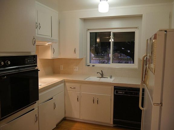 3rd image of 3475 Leigh Ave