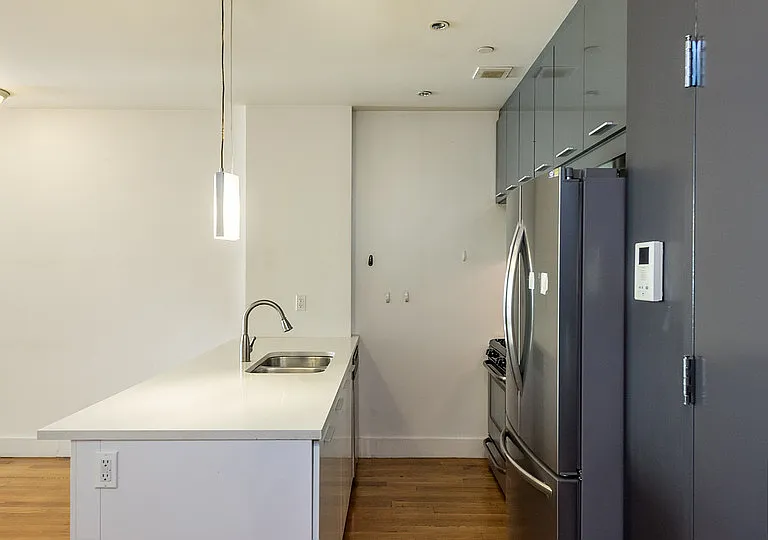 387 Franklin Ave #303 — Photo 10