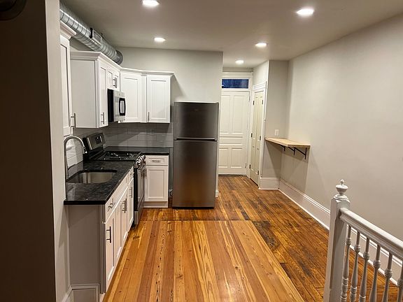 2nd image of 710 Columbia Ave Unit 2