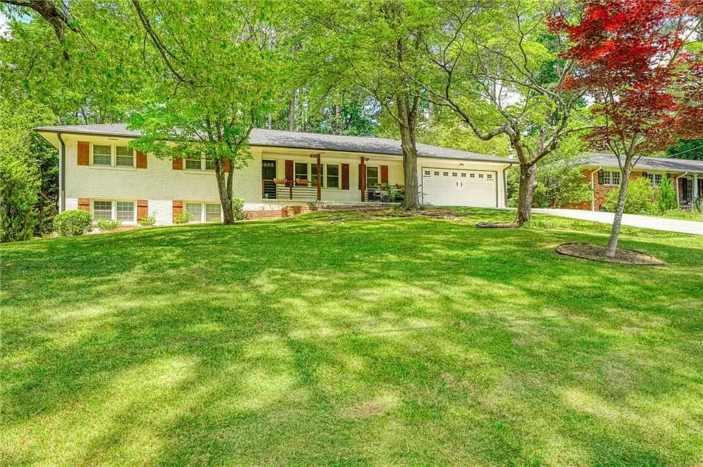4 bed, 4.0 bath, 2542 sqft, $5,500 — Photo 1