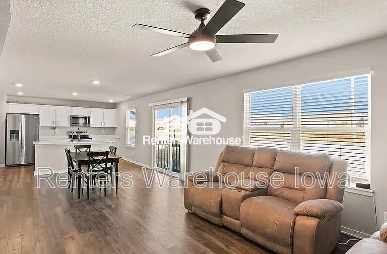 602 Elizabeth Ln NW — Photo 5