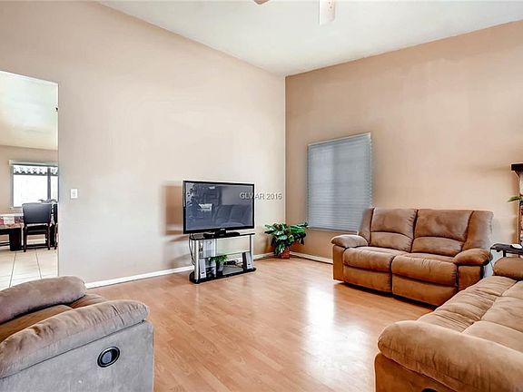 4th image of 1008 Dreamland Cir