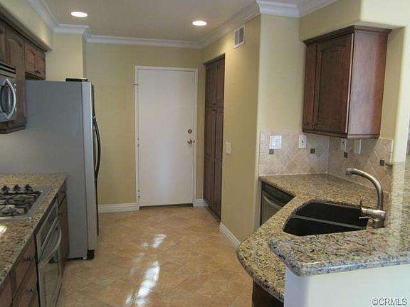 4th image of 2385 Sunningdale Dr