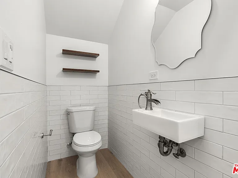 824 N Orange Grove Ave — Photo 10