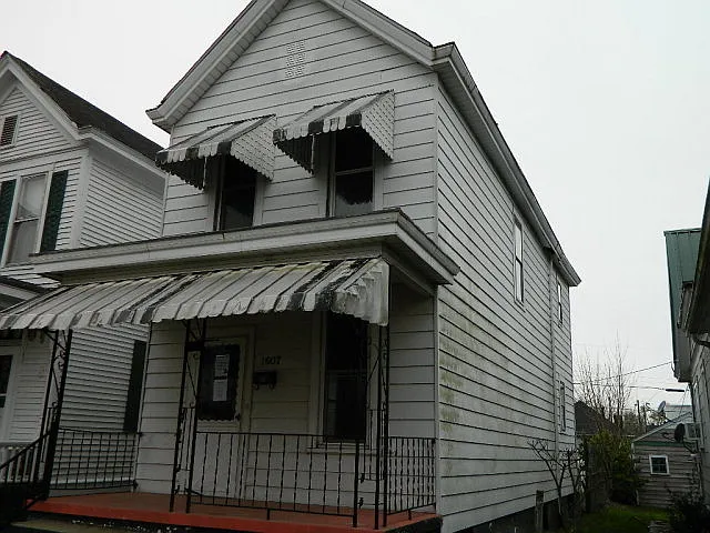1607 High St photo 1