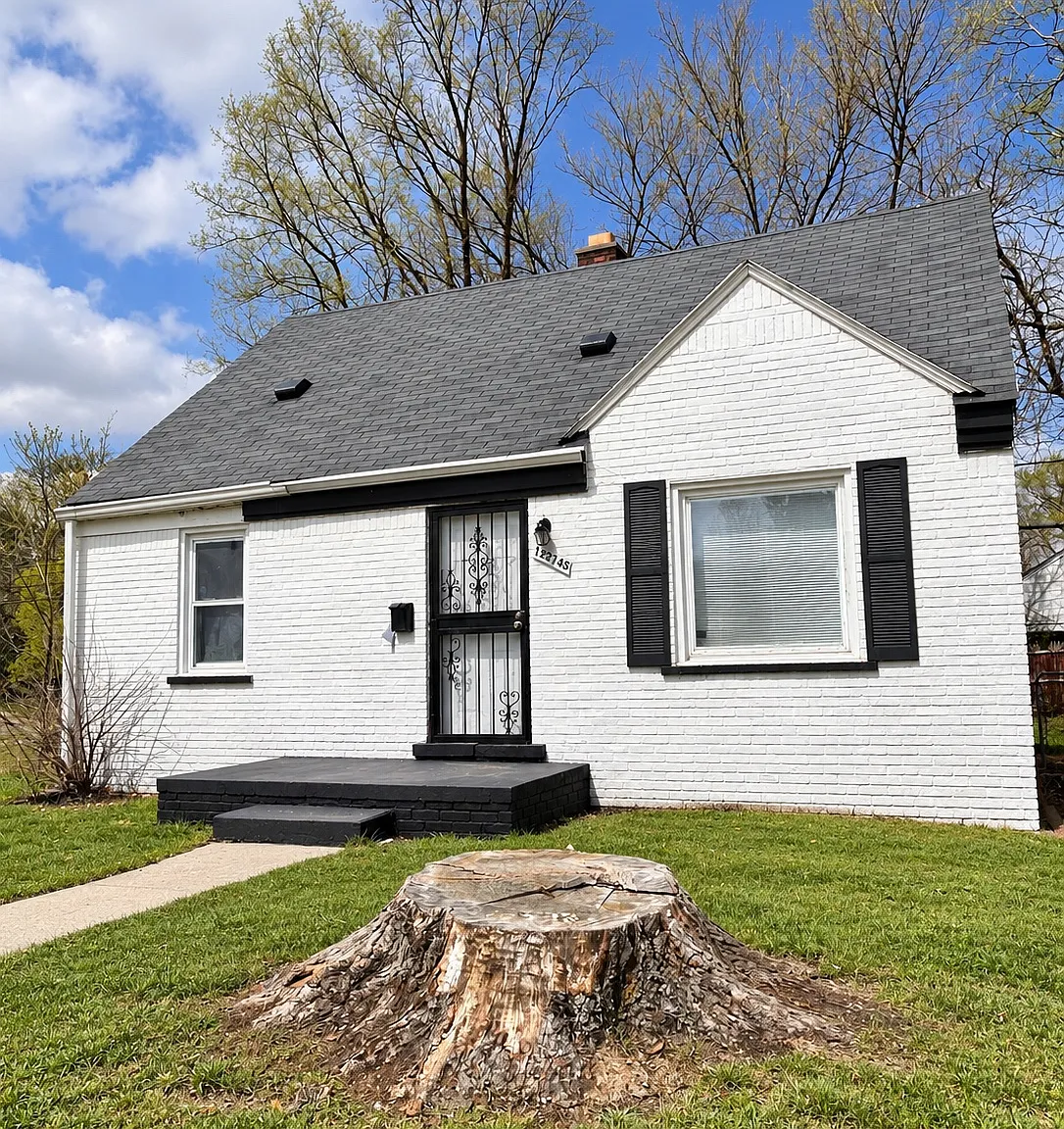 3 bed, 1000 sqft, $1,300 — Photo 1