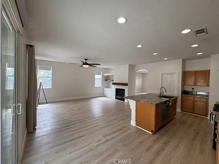 15068 Knollwood St — Photo 7