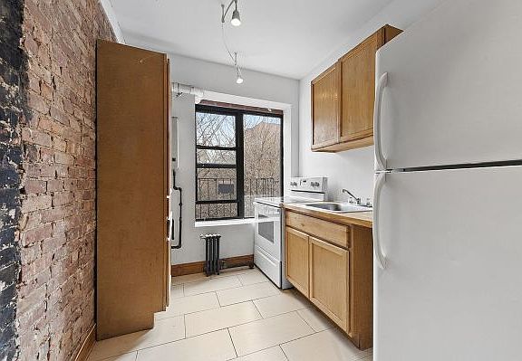 5th image of 2310 1st Ave APT 3N