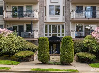 200 99th Ave NE APT 44, Bellevue, WA