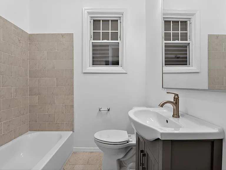 42 Duer Pl #1 — Photo 12