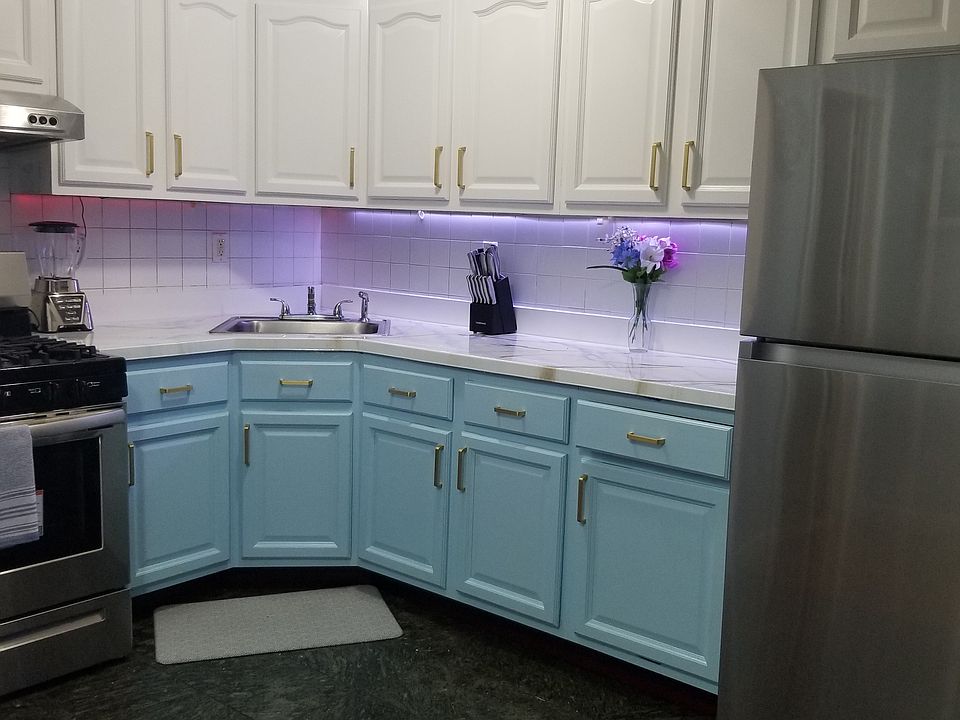 1st image of 102 37th St #2