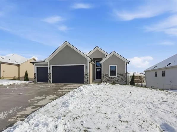 8215 NW 89th Ter, Kansas City, MO 64153