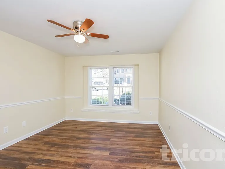 10437 Hugue Way — Photo 11