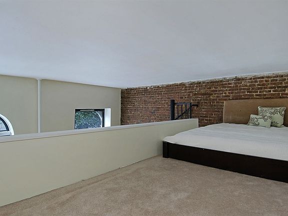 4th image of 56 W 82nd St APT 4