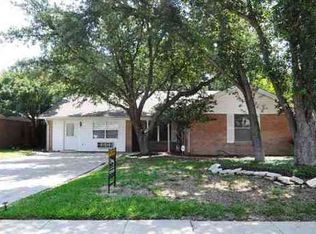 808 Dixon Dr, Irving, TX 75061