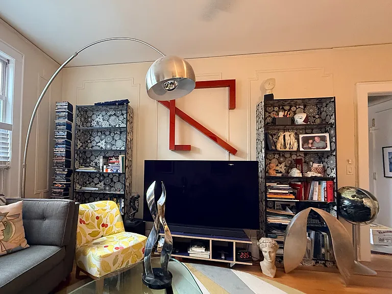 100 Mill St #7 — Photo 3