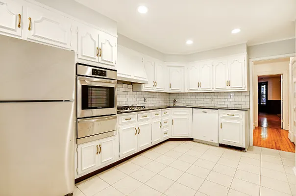 Rented by Compass | media 19