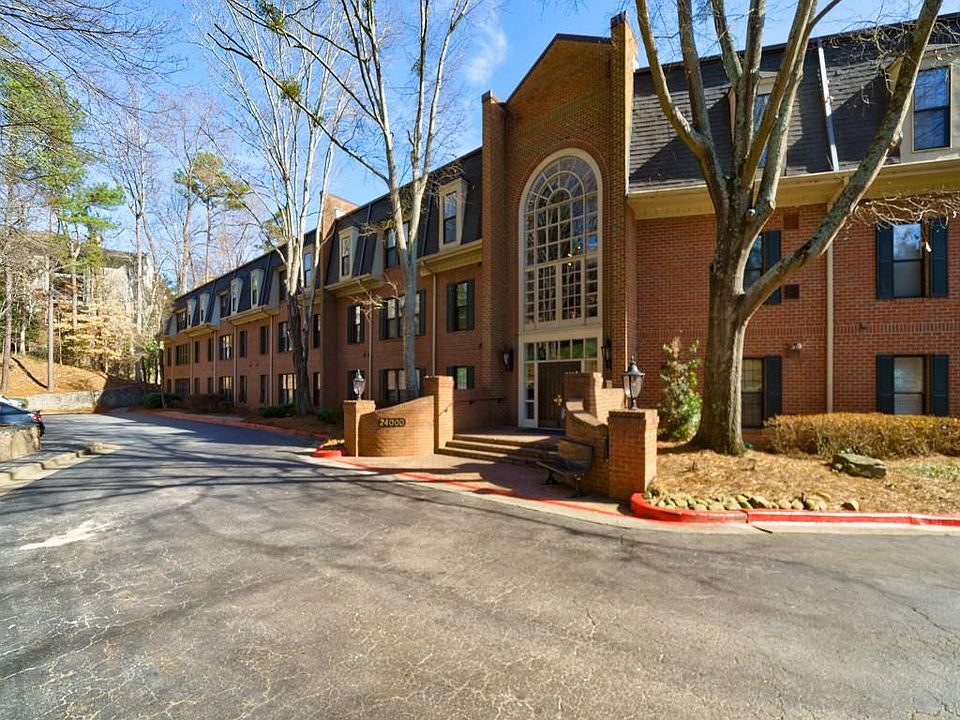 1st image of 24104 Plantation Dr NE
