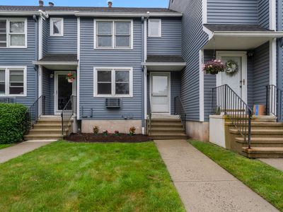 107 Greens Loop, Cheshire, CT, 06410