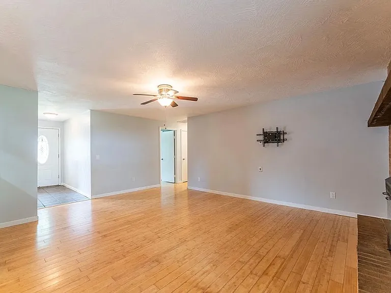 2118 S Suprema Ave — Photo 4