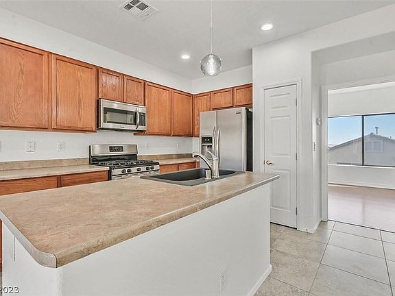 4th image of 7868 Garden Rock St