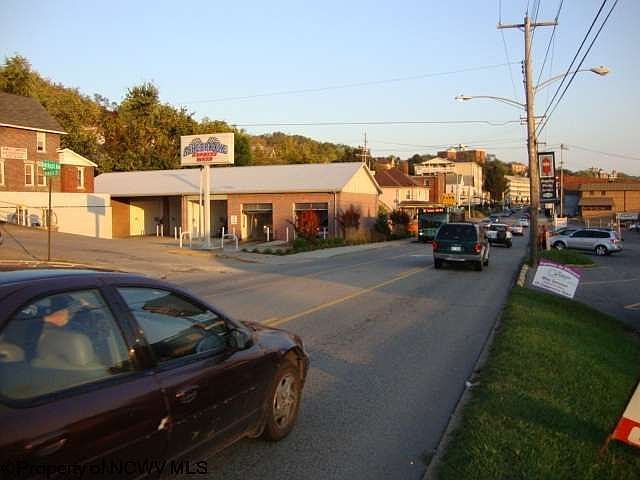 Building Photo 3