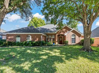 7516 Orange Valley Dr, North Richland Hills, TX 76182