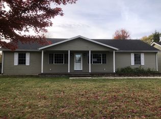 101 E 3rd St, Dewitt, IL 61735