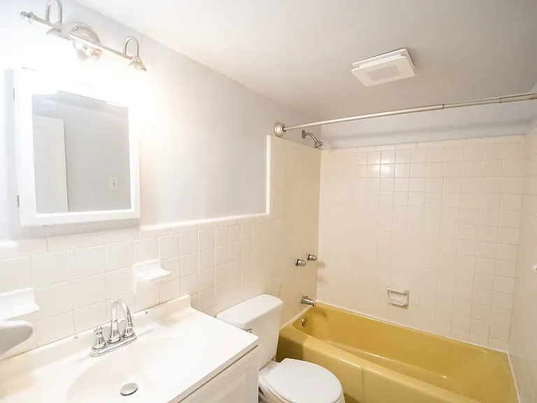 1120 Alexander St — Photo 12