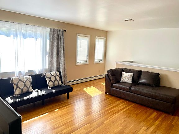 5th image of 93 Terrace Ave #2