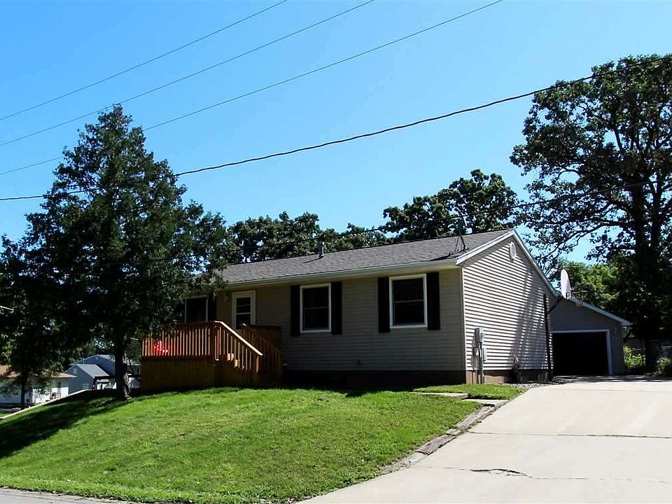 1st image of 915 2nd Ave