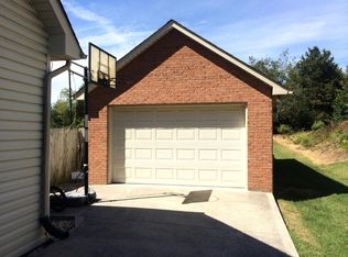 1373 Wineberry Rd, Powell, TN 37849