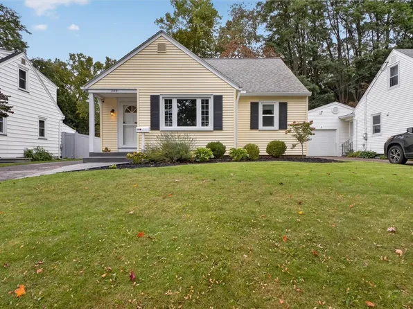 200 Winstead Rd, Rochester, NY 14609
