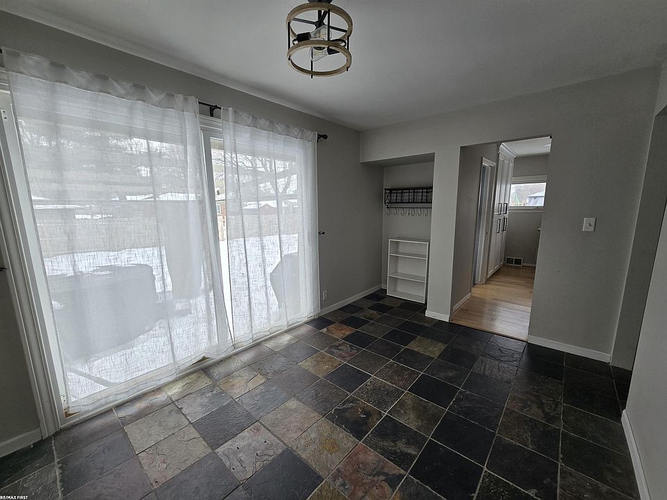 22324 Spitzley St, photo 17