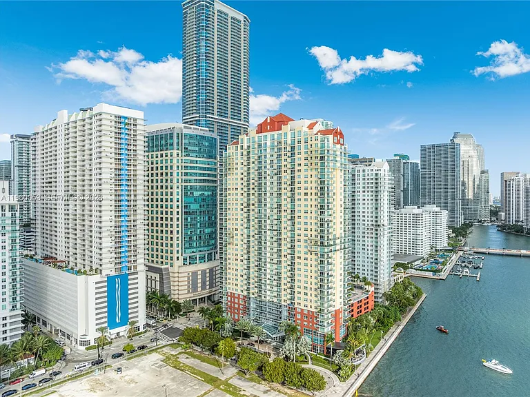 1200 Brickell Bay Dr #1705 — Photo 30
