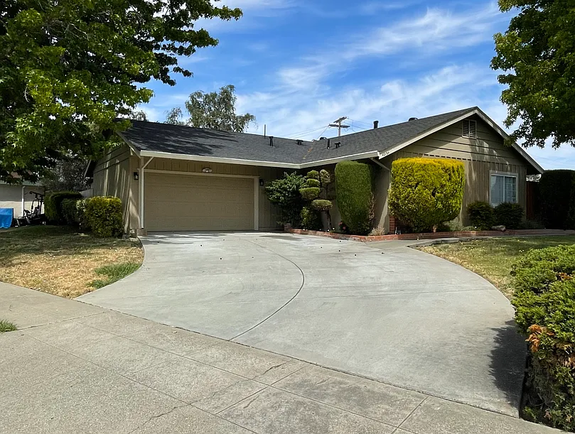 3 bed, 950 sqft, $3,680 — Photo 2