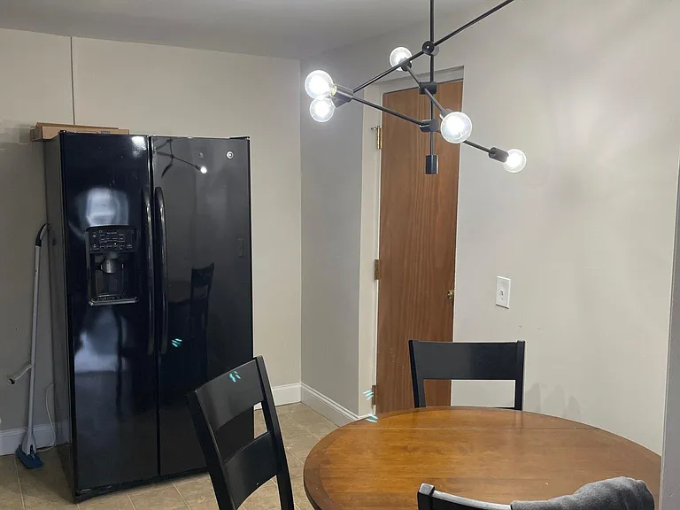 41 Walnut St #21 — Photo 3
