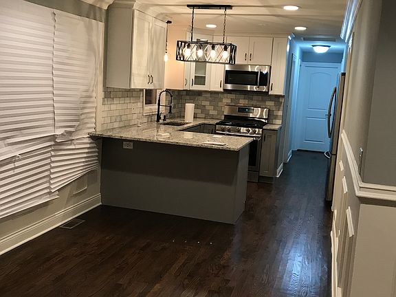 4th image of 9348 S Essex Ave