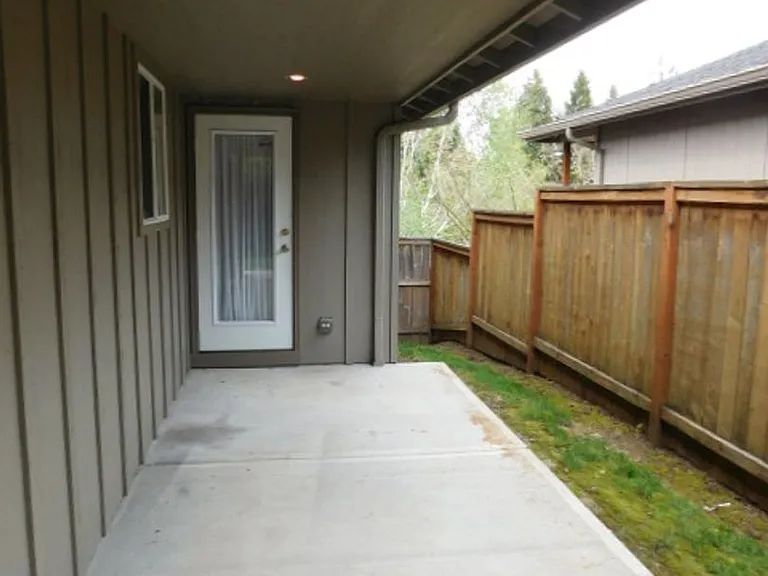 888 Creek Ct NW — Photo 20