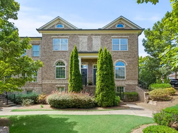 7524 Highlands Pt, Sandy Springs, GA 30328