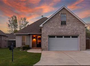 946 Agnes St, Mandeville, LA 70448