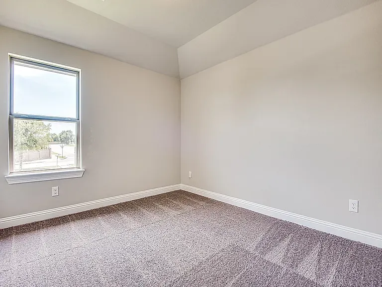 532 Hutchinson Ln — Photo 12