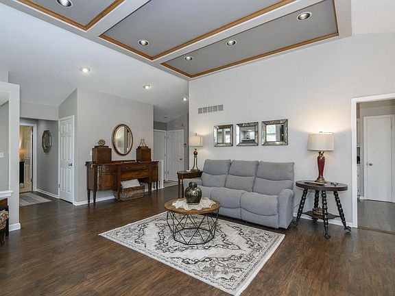3rd image of 880 Pilgrim PARKWAY