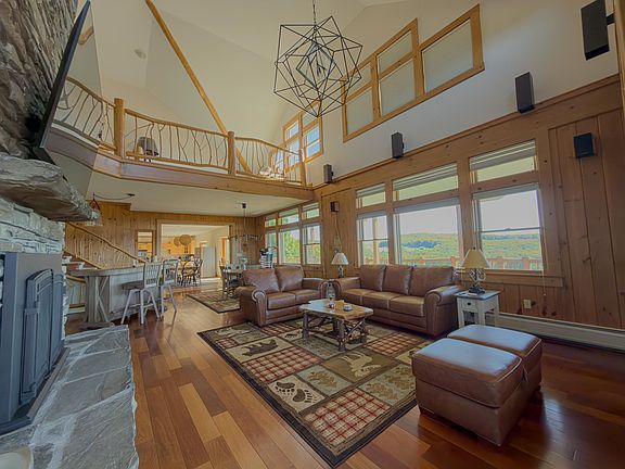 5th image of 734 Herrick Road