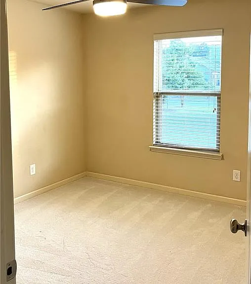 3689 Brockenhurst Dr — Photo 9