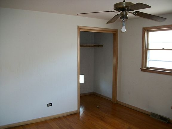 5th image of 542 Saginaw Ave