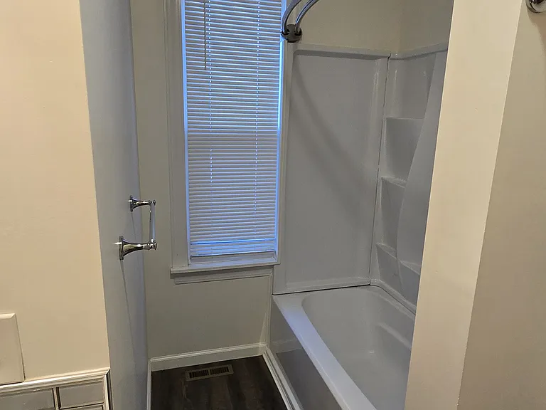 405 Front St #1 — Photo 11